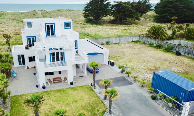 Waimairi Beach Apartment | Cockle Lane Studio 1 - A beachside getaway, just for you.