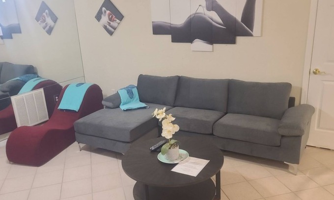 Lutz Condo | Coco's Getaway