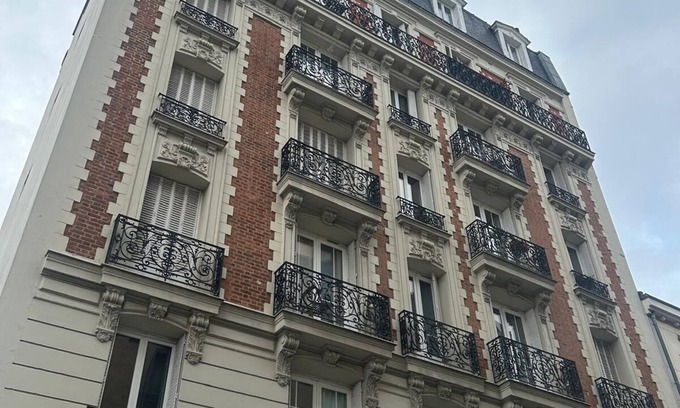 Asnieres-sur-Seine Apartment | Cocon de Bonheur 5 min St Lazare Paris