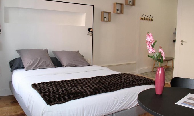 Charpennes - Charmettes Apartment | Cocon de Lyon, Charpennes, Jacuzzi et Emplacement idéal