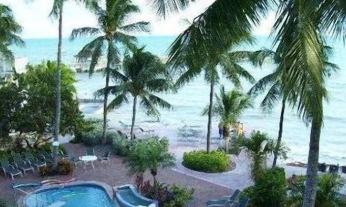 Old Town Resort | Coconut Beach | Beach | Concierge | Pool | Gym