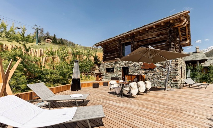 Corgnolaz Ski Chalet | Cocoon Deluxe Luxury Chalet - PrivateChef, Spa, Daily Housekeeping