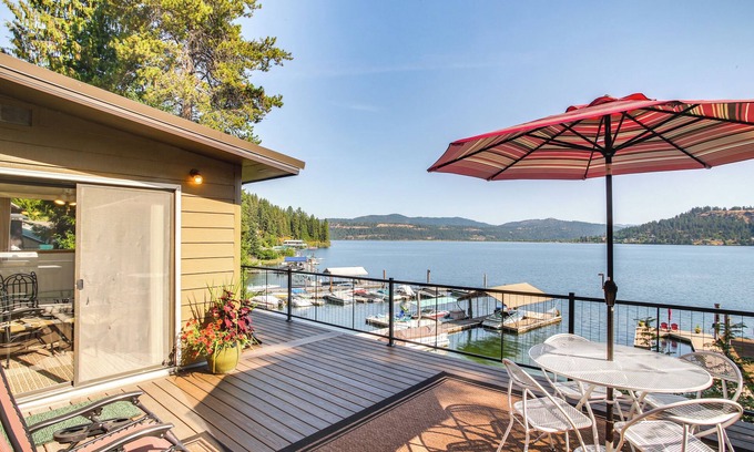 Worley House | Coeur d'Alene, Idaho Lake House w/Beautiful Views!