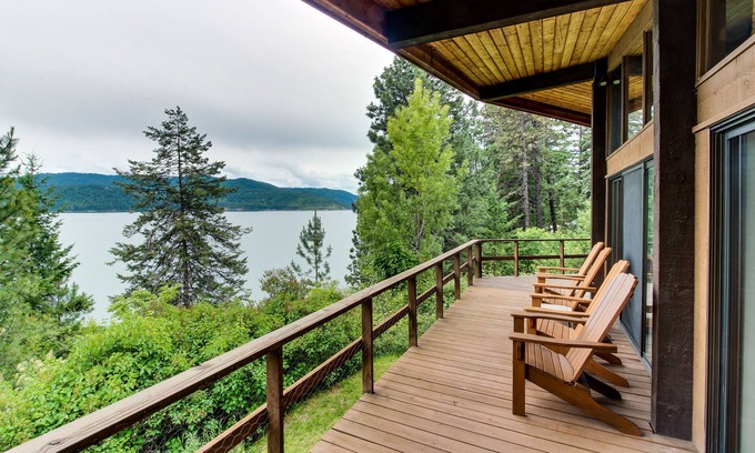 Coeur d'Alene Cabin | Coeur d'Alene Lake - Waterfront Cabin with Private Dock & Beach