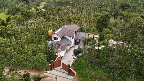 Mudigere House | coffee Brew home stay- near to falls, ettina bhuja treaking, devaramane, bettadhabiraveshvara temple