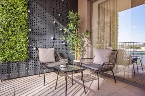 Sector 3 Apartment | Coffee Residence Deluxe