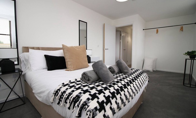 Taunton Apartment | Cohost Partners Cozy Stay Taunton City Centre