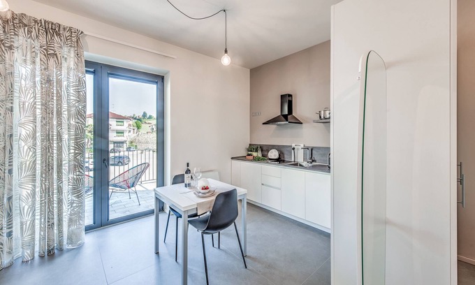 Barolo Apartment | COLBERT HOUSE BAROLO, UNIT 2