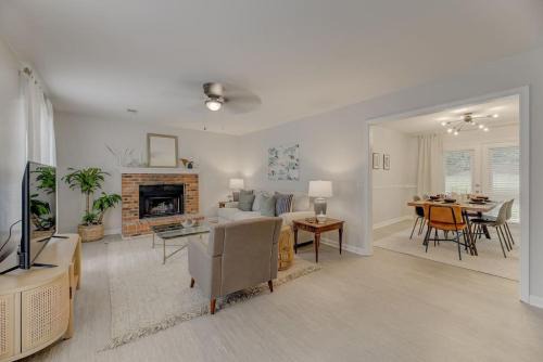 Columbia House | Coldstream Family Home