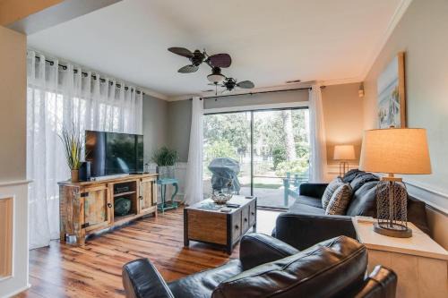 North Forest Beach House | Coligny Villa 8