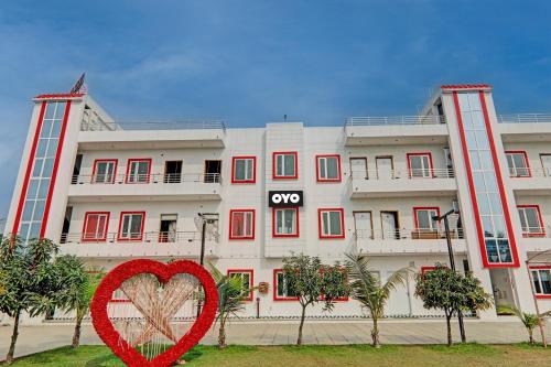 Varanasi Hotel | Collection O Maharaja Resort