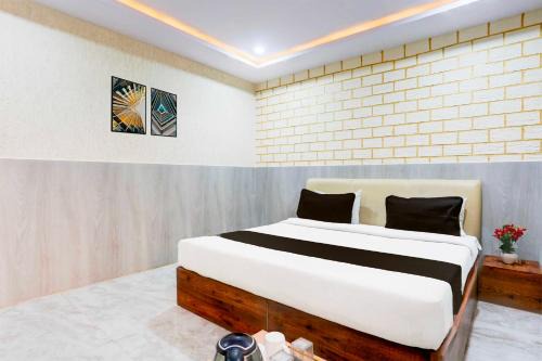 Gwalior Hotel | Collection O Mall Road Gwalior