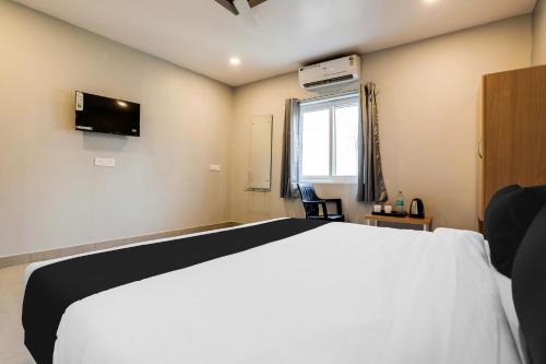 Hyderabad Hotel | Collection O RBS ECIL