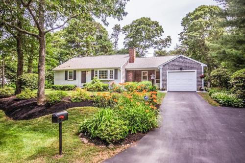 Yarmouth Port House | Collingwood Cottage