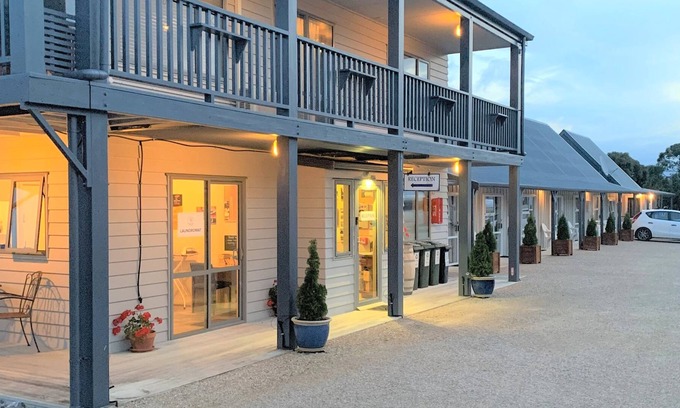 Collingwood Hotel | Collingwood Park Motel