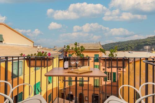 Portovenere Bed & Breakfast | Colonna 24 Luxury Room in Portovenere near 5 Terre
