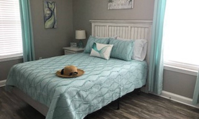 Oak Condo | Colony Club at Drakes Landing