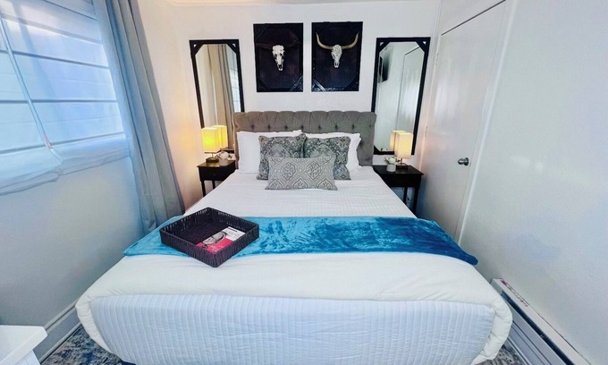 North Alameda House | COLORADO GUEST HOUSE CLOSE TO RED ROCKS, MOUNTAINS, & MINUTES FROM DENVER CITY