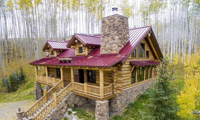 Gypsum House | Colorado Luxury Log Home of your dreams in the aspens off the grid