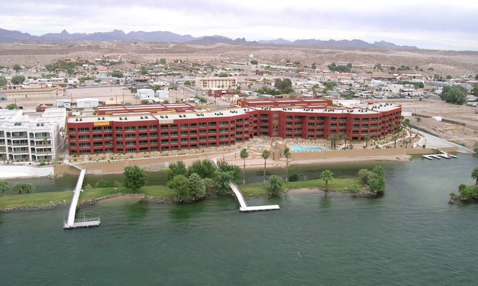 Bullhead City Condo | Colorado River Waterfront condo