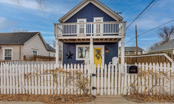 Central Colorado Springs House | Colorado Springs Home: Balcony w/Mountain Views!