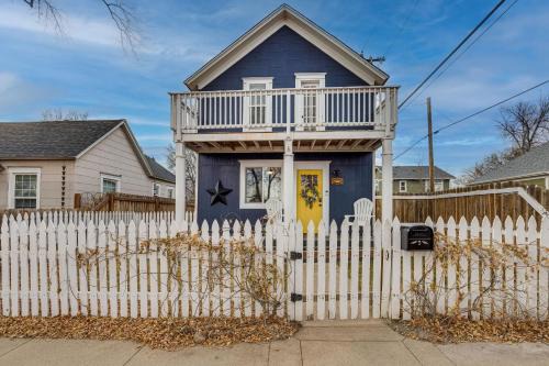 Central Colorado Springs House | Colorado Springs Home Balcony with Mountain Views!