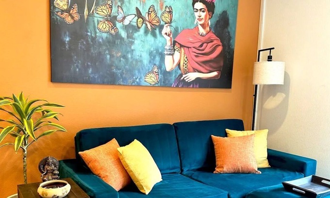 Bel Aire House | Colorful Casa Frida 10m downtown