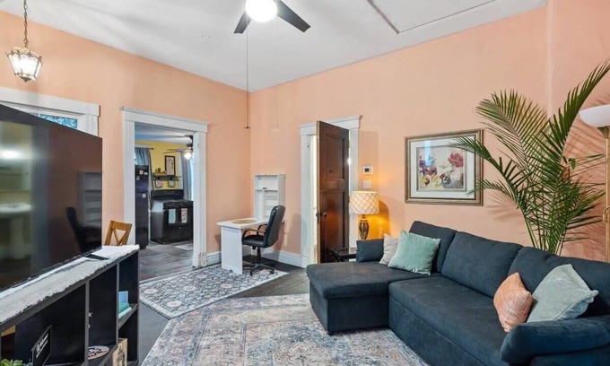 Germantown House | Colorful Cottage close to Downtown & UofL