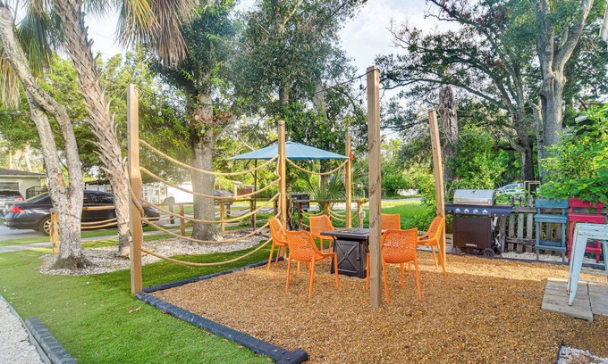 St. Petersburg - Clearwater Cottage | Colorful St Petersburg Gem w/Patio, Near Beaches!