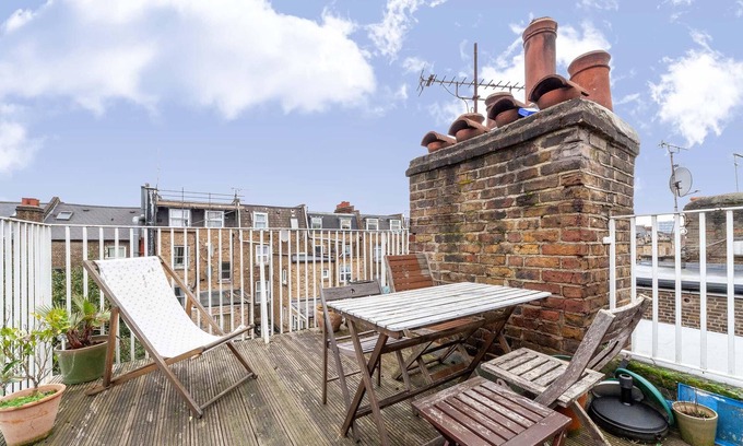 Golborne Apartment | Colourful Notting Hill Home