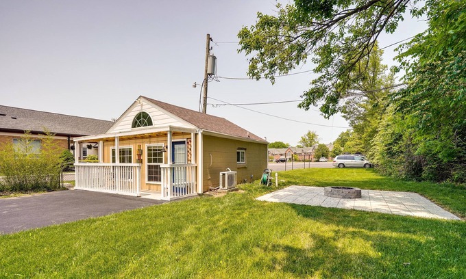 Sharon Heights House | Columbus Tiny Home w/ Private Deck: 5 Mi to OSU!