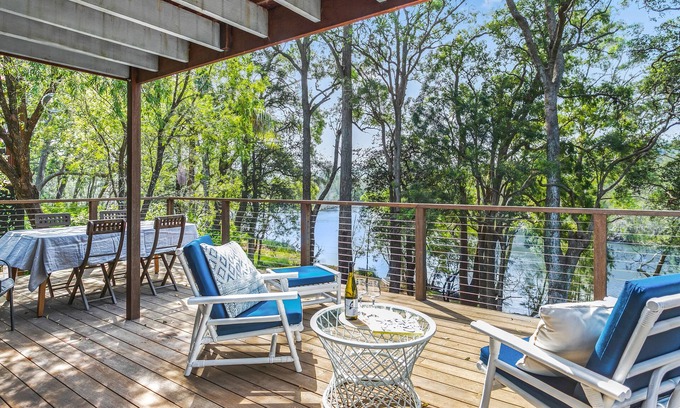Fishermans Paradise Cottage | Come and Hideaway in our Riverside Retreat