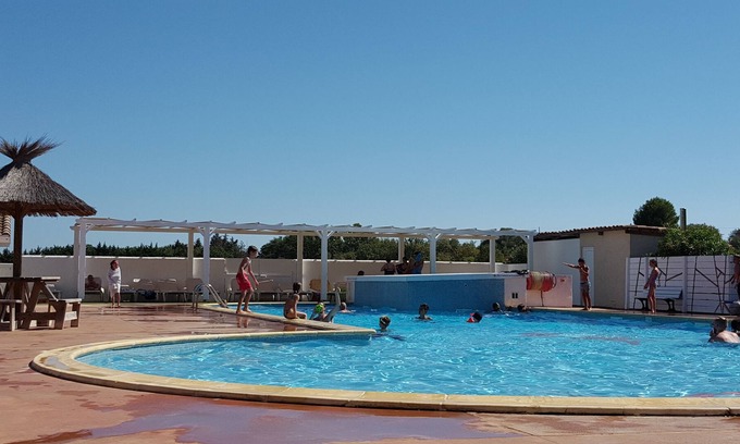 Tourbes House | Come and spend a relaxing holiday at CAMPING MONTROSE