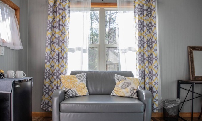 Saluda Cabin | Come Create Memories w/ Fun-filled Adventures at this Paradise! Pet-Friendly
