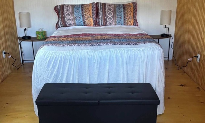 Cedar Bluff Cabin | Come glamping with us! Cozy cabin with 1 bedroom and AC, WiFi in Leesburg!