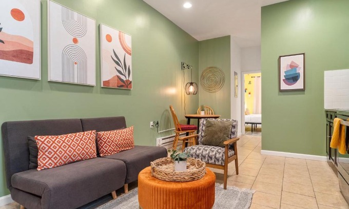 North Philadelphia West Apartment | COME HOME TO GROCERIES! ENTIRE APT, NEAR CNTR CiTY