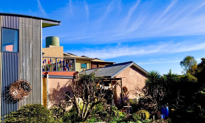 Aldinga Bed & Breakfast | Come linger in Aldinga at LAYZEE DAYZ RETREAT