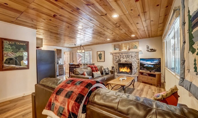 Pioneer Trail Cabin | Come Snuggle Up at Cozy Bear Cabin!