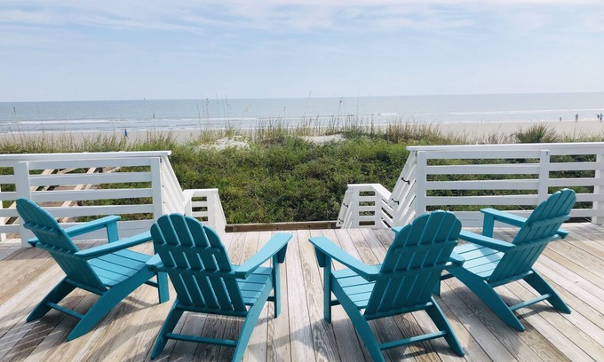 Folly Beach House | Come stay in this front beach original Folly cottage with“A Million Dollar View”
