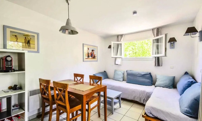 Maubuisson Apartment | Comfort 1-bedroom apartment (sleeps 5)