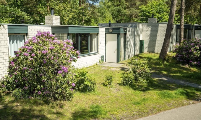 Hapert House | Comfort 8-person bungalow in the holiday park Landal Het Vennenbos