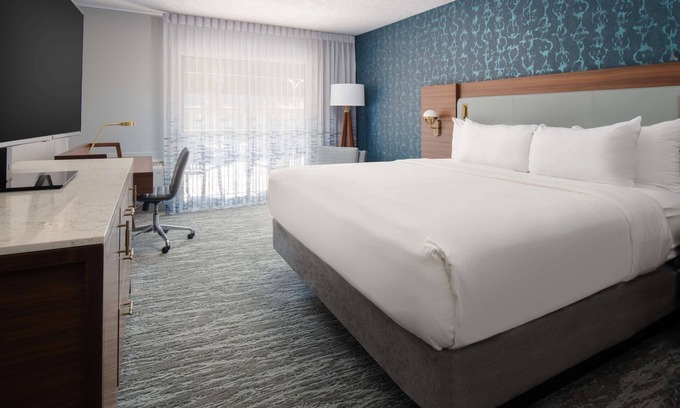 Port Angeles Hotel | Comfort and Convenience! Pool, Parking, Pets Allowed, Near Ted's Tree Park!