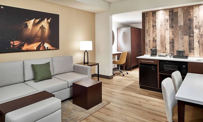 Sobro Hotel | Comfort and Relaxation! Kitchenette, Pets Allowed, Indoor Swimming Pool!