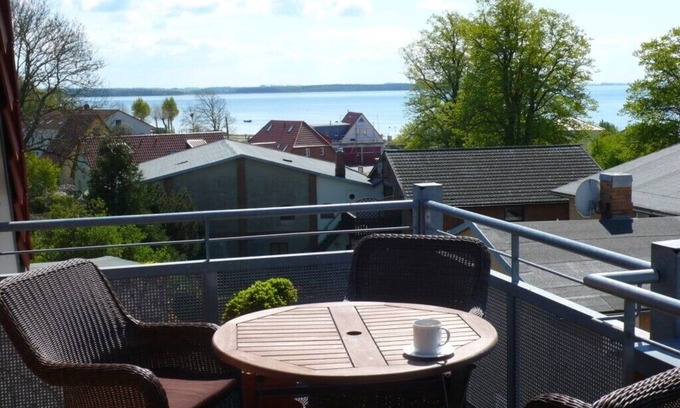 Alt Gaarz Condo | Comfort apartment with lake view, balcony, beach and. close to shopping, quiet, WiFi