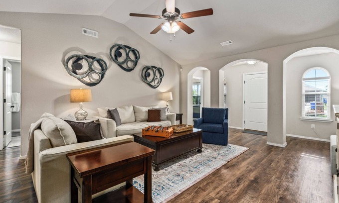 Bentonville - Fayetteville House | Comfort & Convenience, Central NWA Family Home