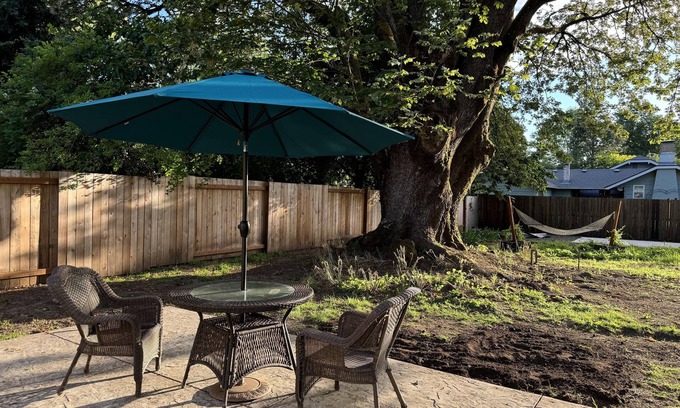 Eugene House | Comfort & Convenience Private 2Bedroom 1Bath Home