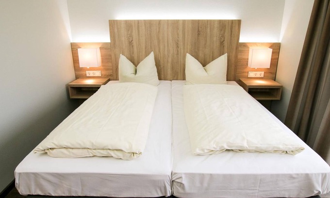 Moordorf House | Comfort double room, bath, WC, garden side - Herbers, Hotel
