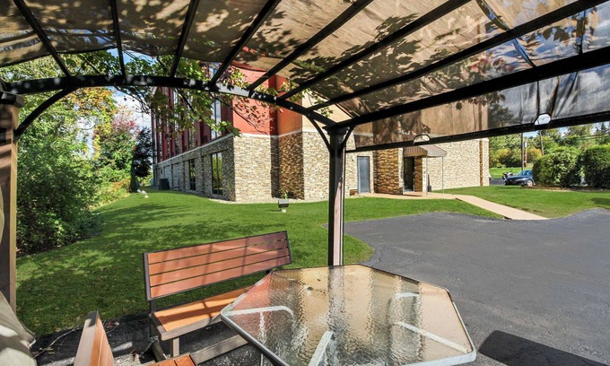 Mars Hotel | Comfort Inn Cranberry Township