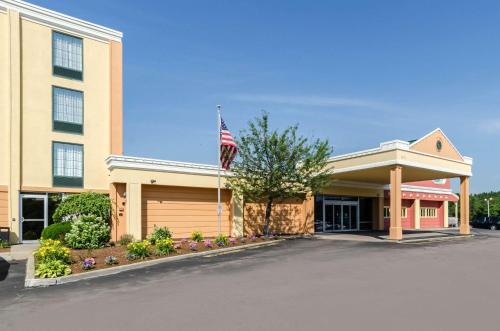 Randolph Hotel | Comfort Inn Randolph-Boston