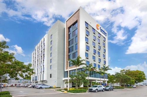 Miami Springs Hotel | Comfort Inn & Suites Miami International Airport
